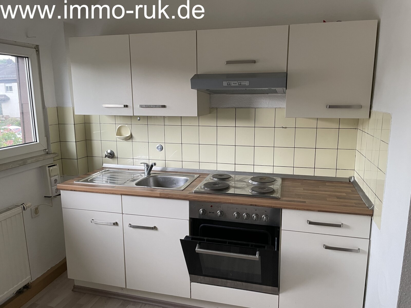 Schöne Wohnung im DG - 2 Zimmer, Küche, Bad 