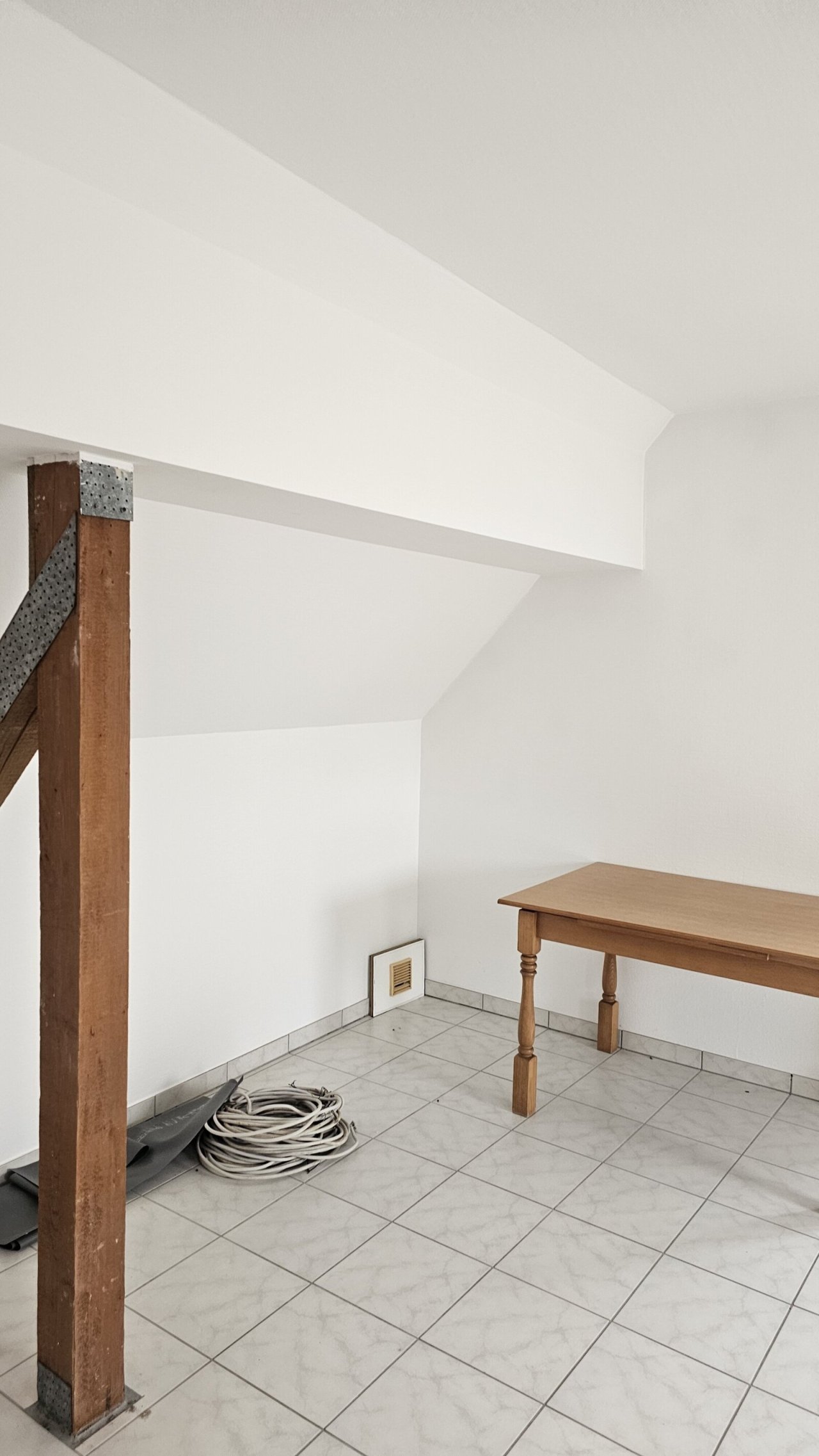 Dachgeschoiss Dachgeschoiss